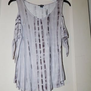 Shoulder tied Blouse